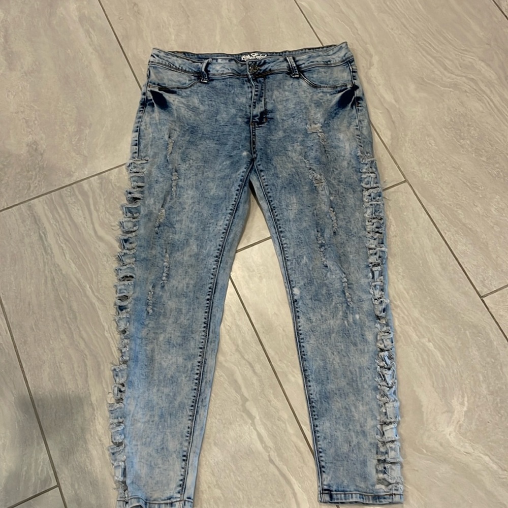Pink label women’s juniors size 15 distressed stone washed jeans